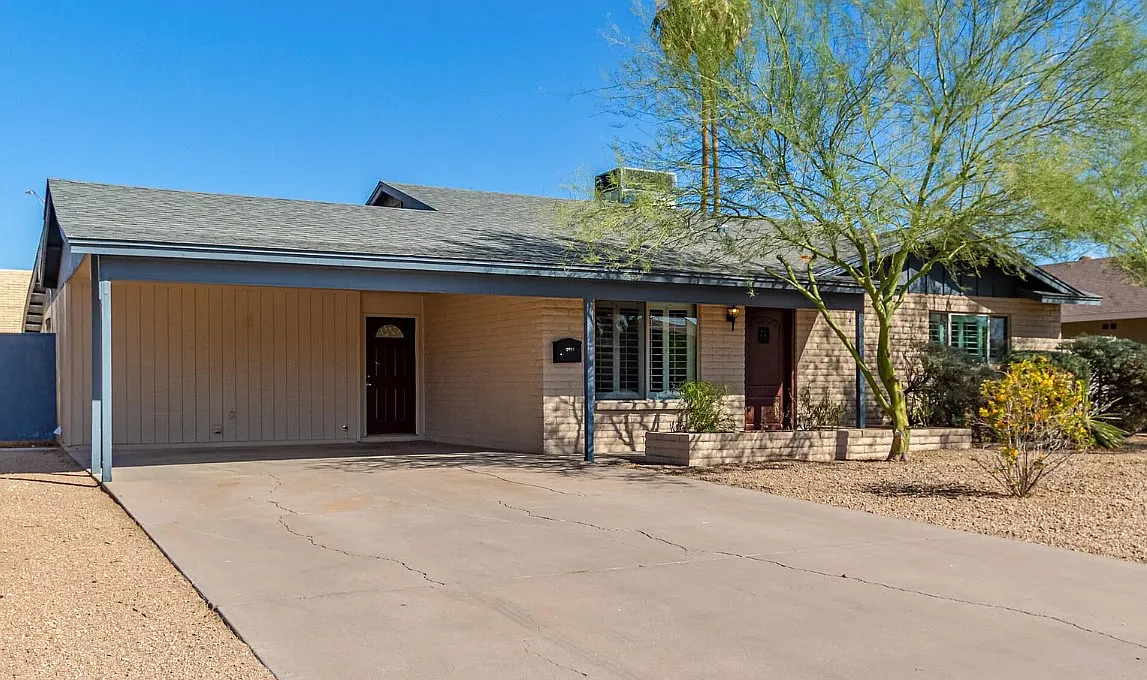 Building Photo - 2080 E Greenway Dr #2