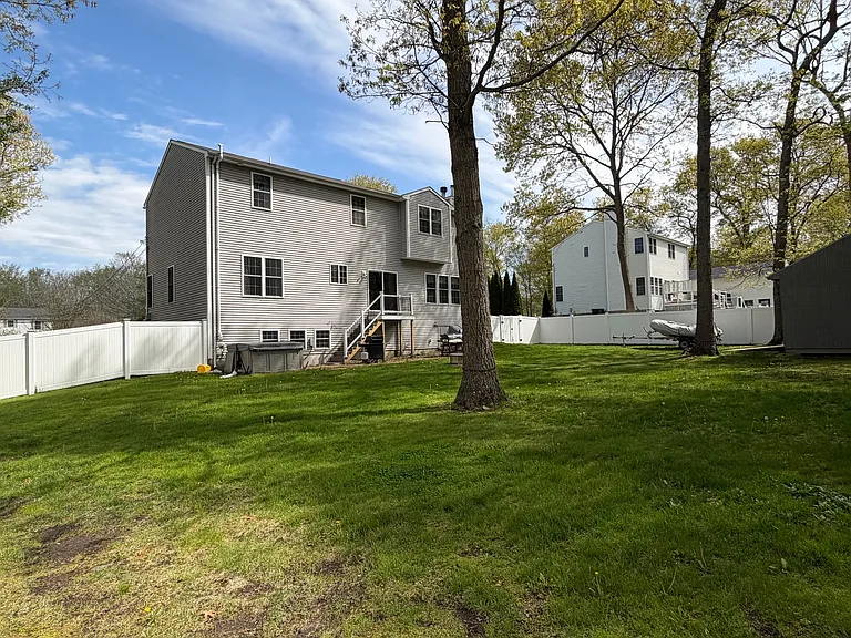23 Beechwood Hollow St — Photo 43