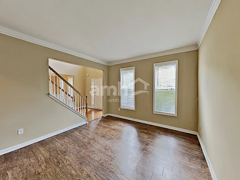 327 Meadowcrest Cir — Photo 10
