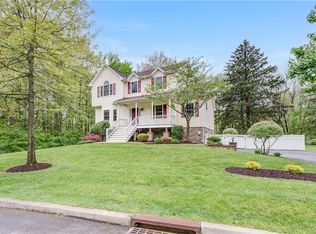 7 Kenzbrit Ct, Poughkeepsie, NY 12603