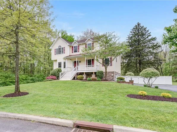 7 Kenzbrit Court, Poughkeepsie, NY 12603