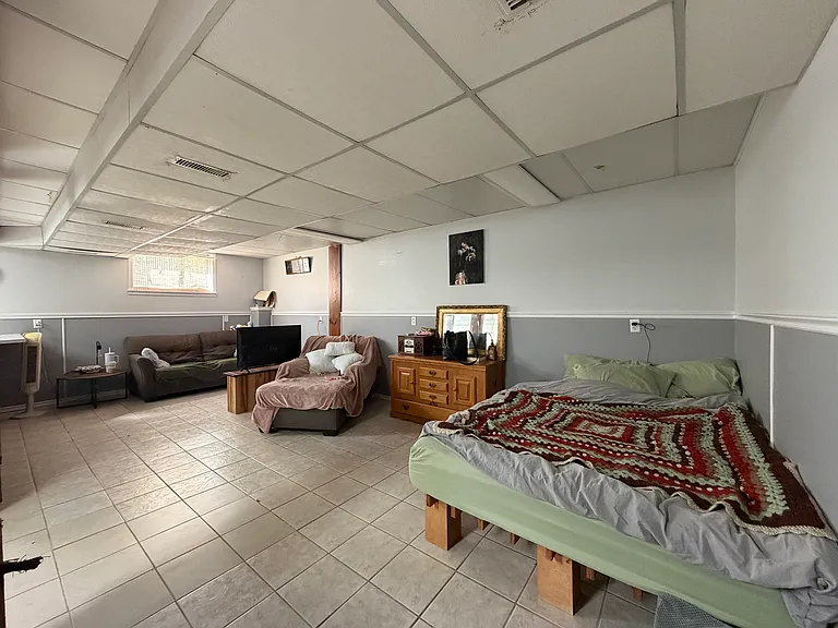 6 Hillcourt Dr — Photo 1