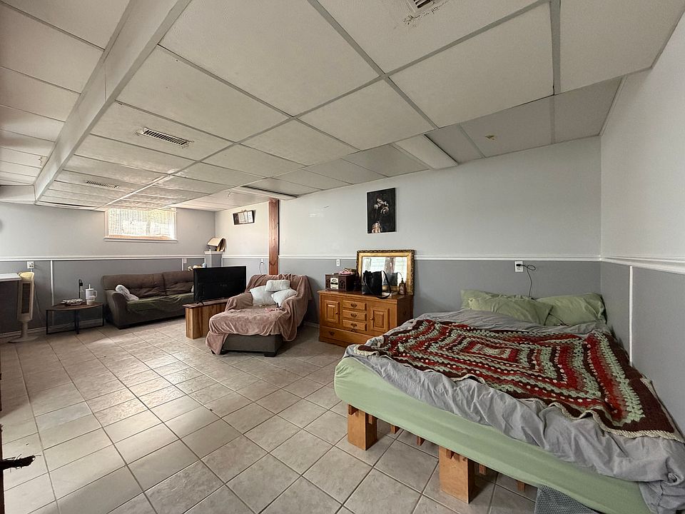 1st image of 6 Hillcourt Dr