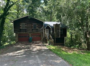 847 Chartley Dr SW, Lilburn, GA 30047