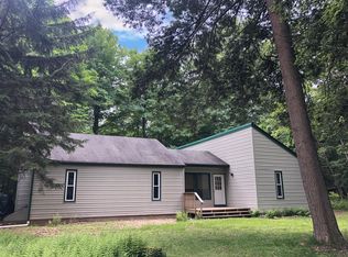 2300 Forest Dr W, Pocono Lake, PA 18347