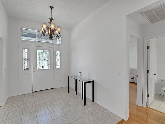 5th image of 2984 Plantation Rd