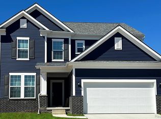 806 Ford Mill Dr, Saline, MI 48176