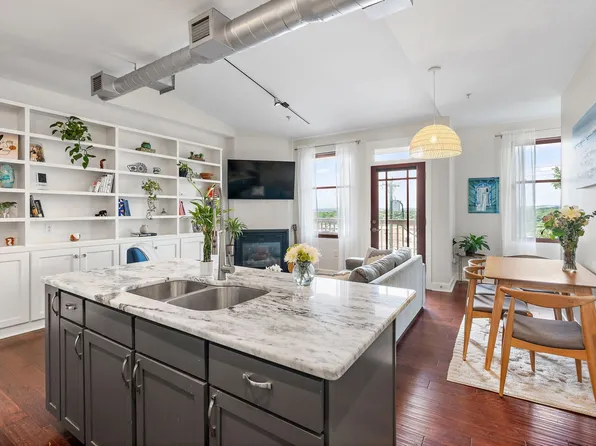 800 Woodland St APT 301, Nashville, TN 37206