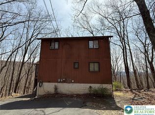 5231 Woodbridge Dr E, Bushkill, PA 18324