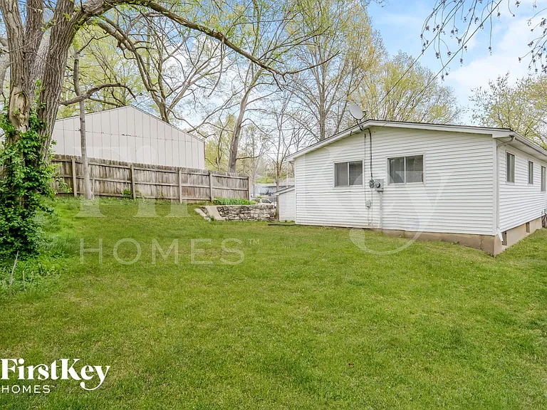 5106 S Grand Ave — Photo 14