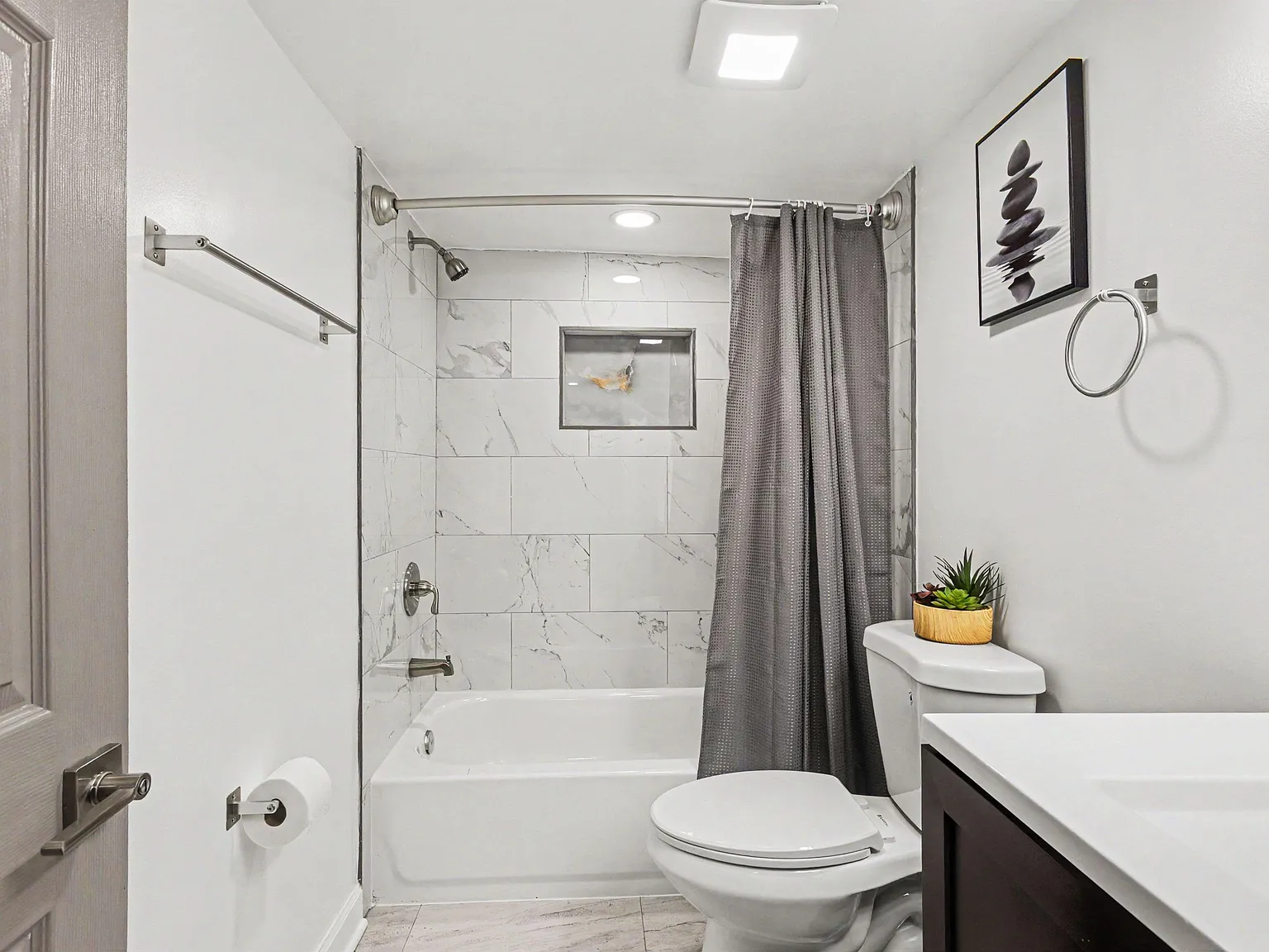 4 bed, 3.0 bath, 2050 sqft, $845 — Photo 4