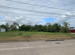 4823 N Main St, Baytown, TX 77521