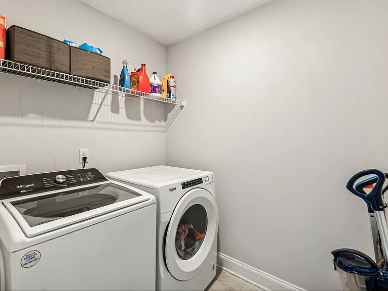 5533 Mulligan Ct — Photo 17