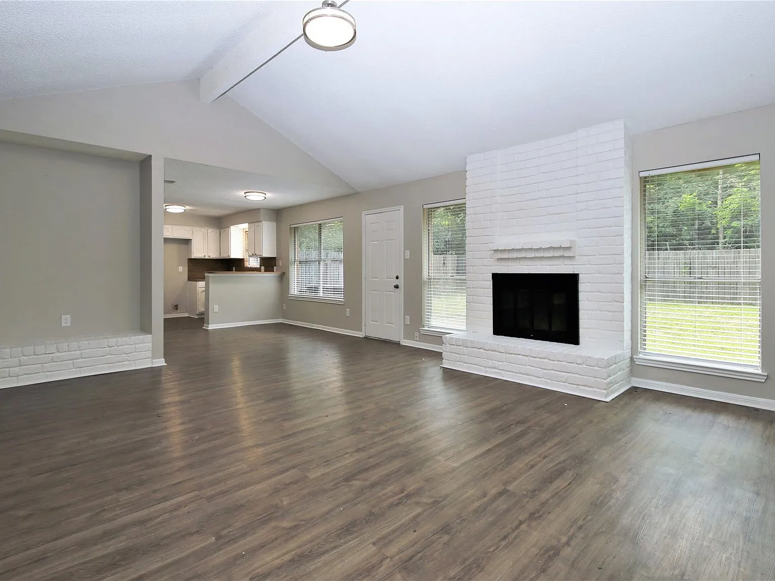 3 bed, 2.0 bath, 1413 sqft, $1,750 — Photo 1