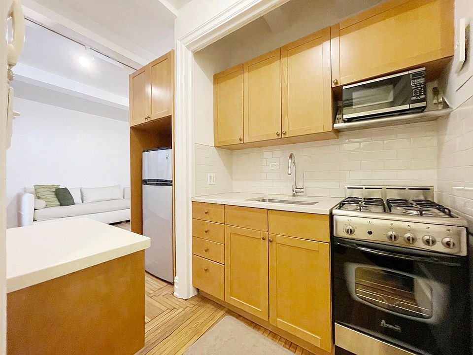 1st image of 457 W 57th St #207A