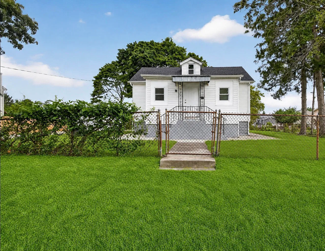 Apricot St, Central Islip — Photo 1