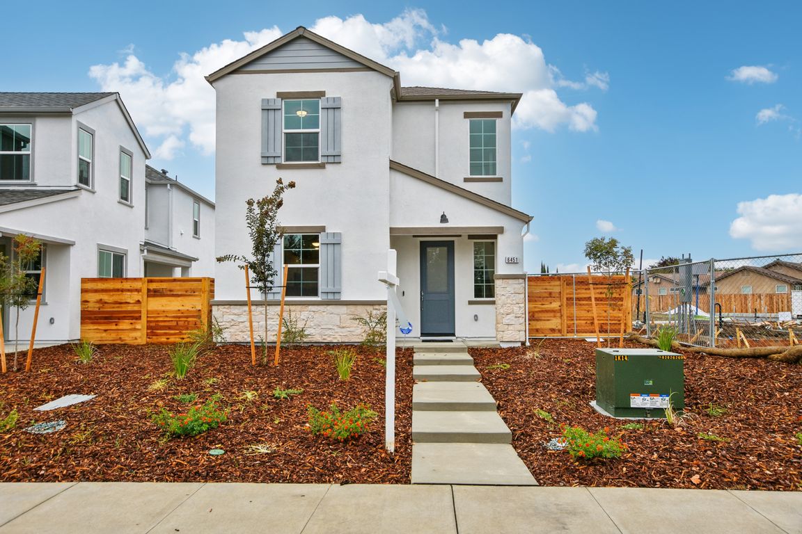 Jacinto Ave-S0611-001.jpg