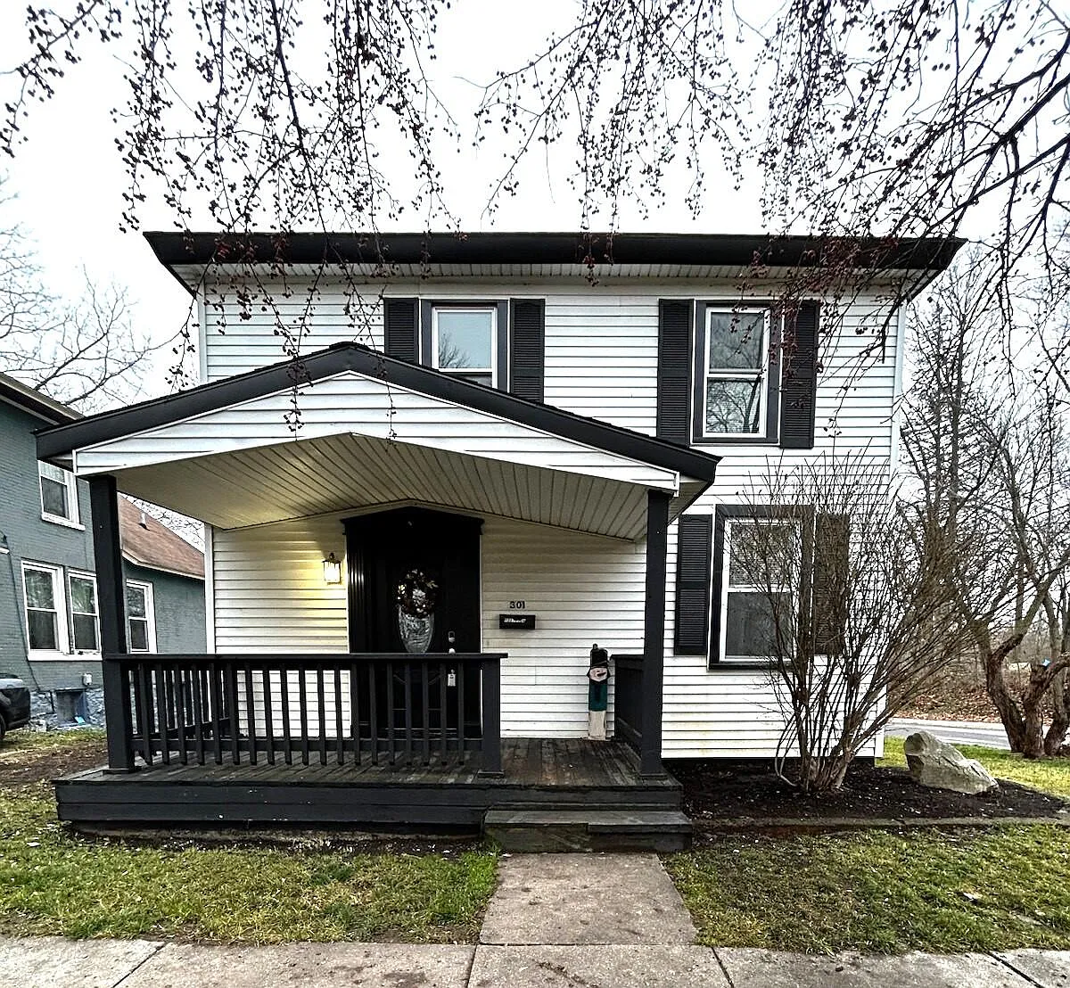 301 Portage Ave photo 1