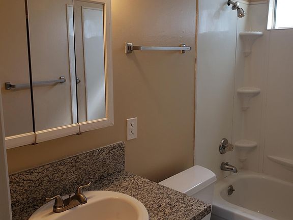 5th image of 1141-1143 43rd Avenue S Land Park #9