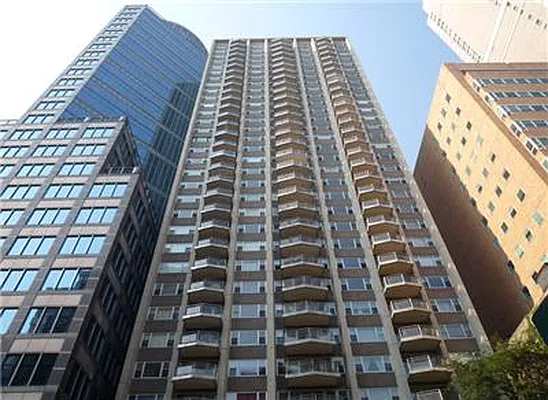 Sold by Warburg | media 10