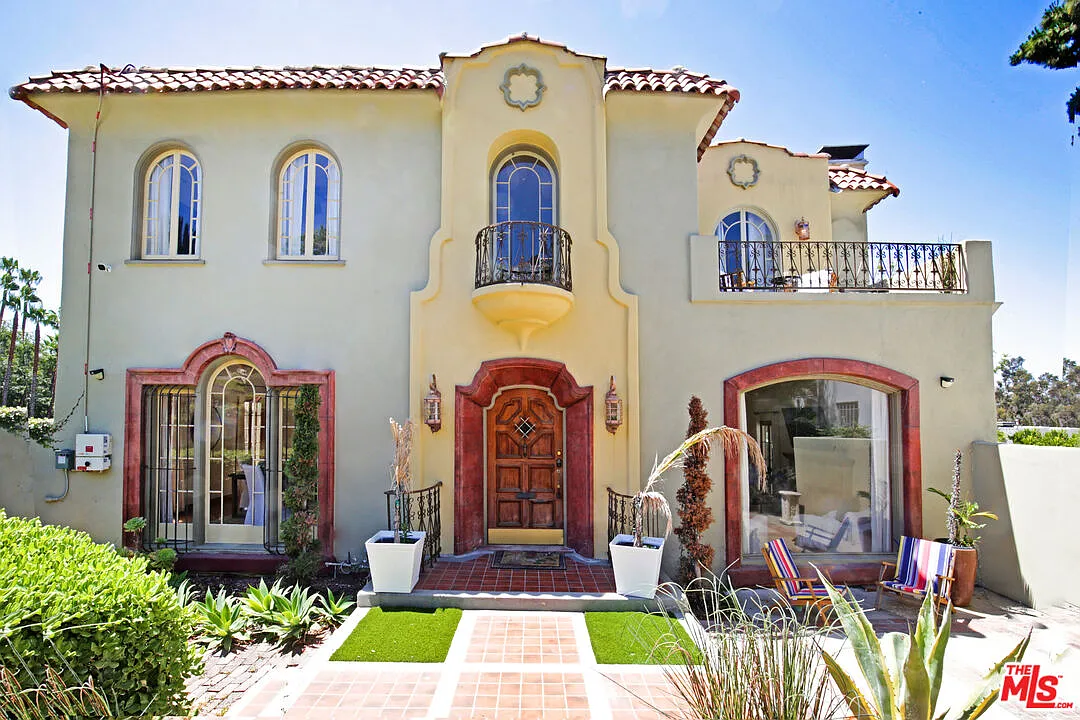 4 bed, 3.0 bath, 4352 sqft, $13,500 — Photo 1