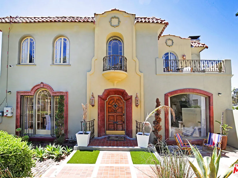 6538 Cahuenga Ter