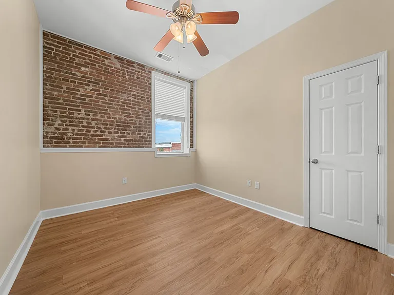 53 E Main St — Photo 5