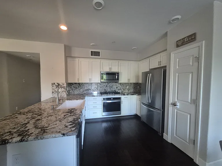 111 Llano De Los Robles Ave #7 — Photo 15