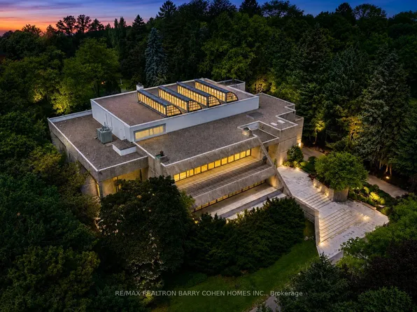 30 High Point Rd, Toronto, ON M3C 2R3