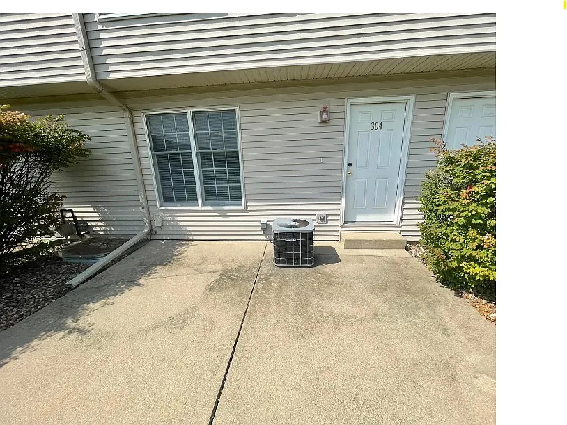 2 bed, 2.5 bath, 1700 sqft, $1,680 — Photo 3