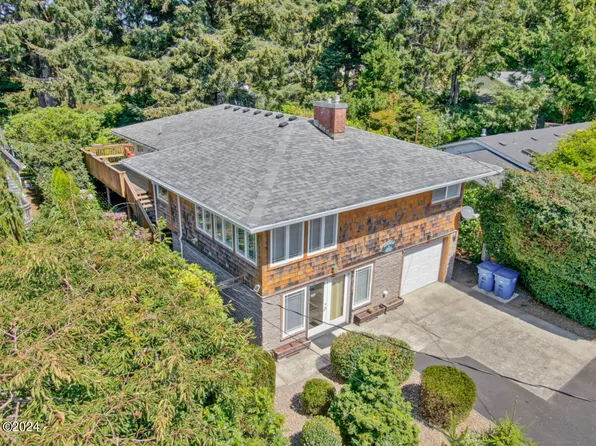 1825 NW 37th St, Lincoln City, OR 97367