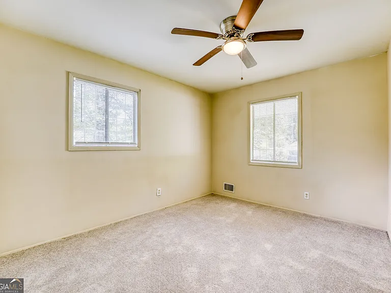 1340 Pineglen Dr — Photo 8