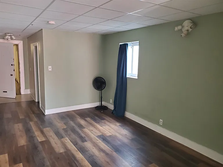 819 Elm St #9 — Photo 10