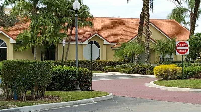 1st image of 12870 Vista Isles Dr #5