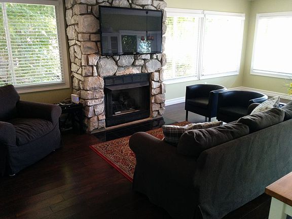 3rd image of 418 W Crooked Lake Dr