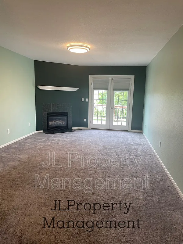 3 bed, 2.0 bath, 1520 sqft, $1,925 — Photo 2
