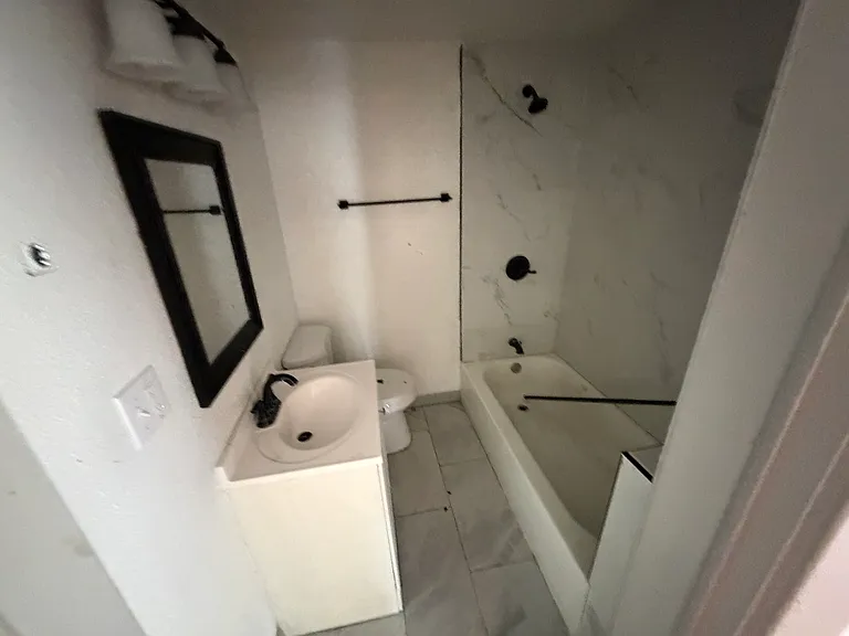 3117 Mersington Ave — Photo 10