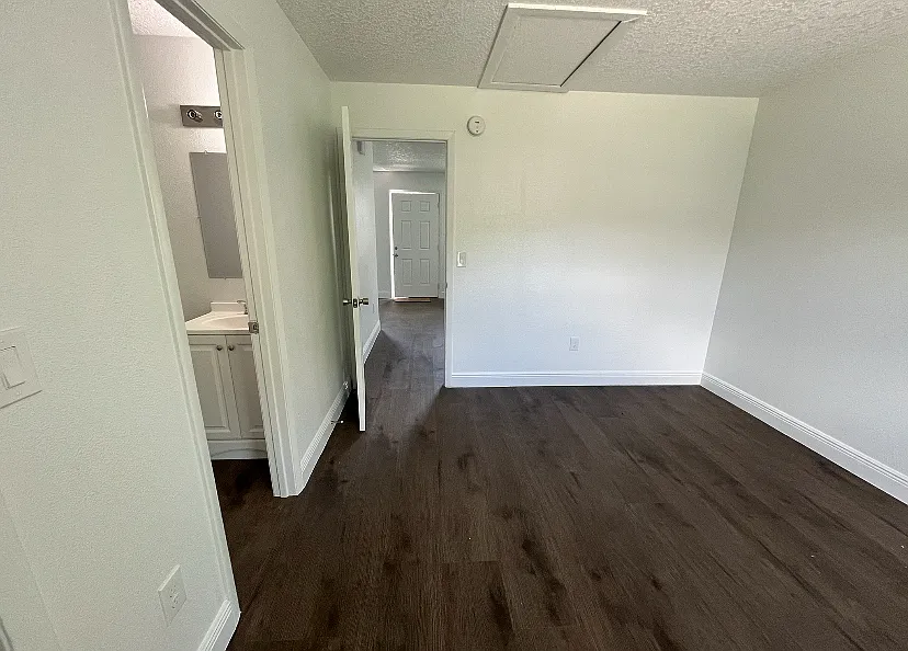 1 bed, 560 sqft, $1,200 — Photo 2