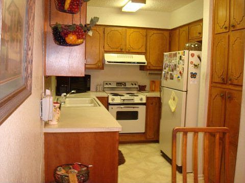 5th image of 950 W 31st St