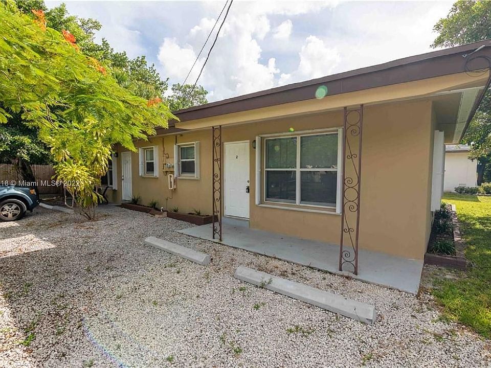 1st image of 1200 SW 37th Ave #1-2