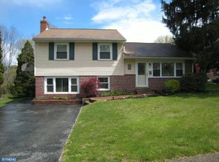 44 Dorset Dr, Broomall, PA