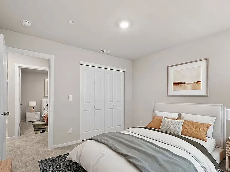 18729 Emmons Ct E — Photo 17