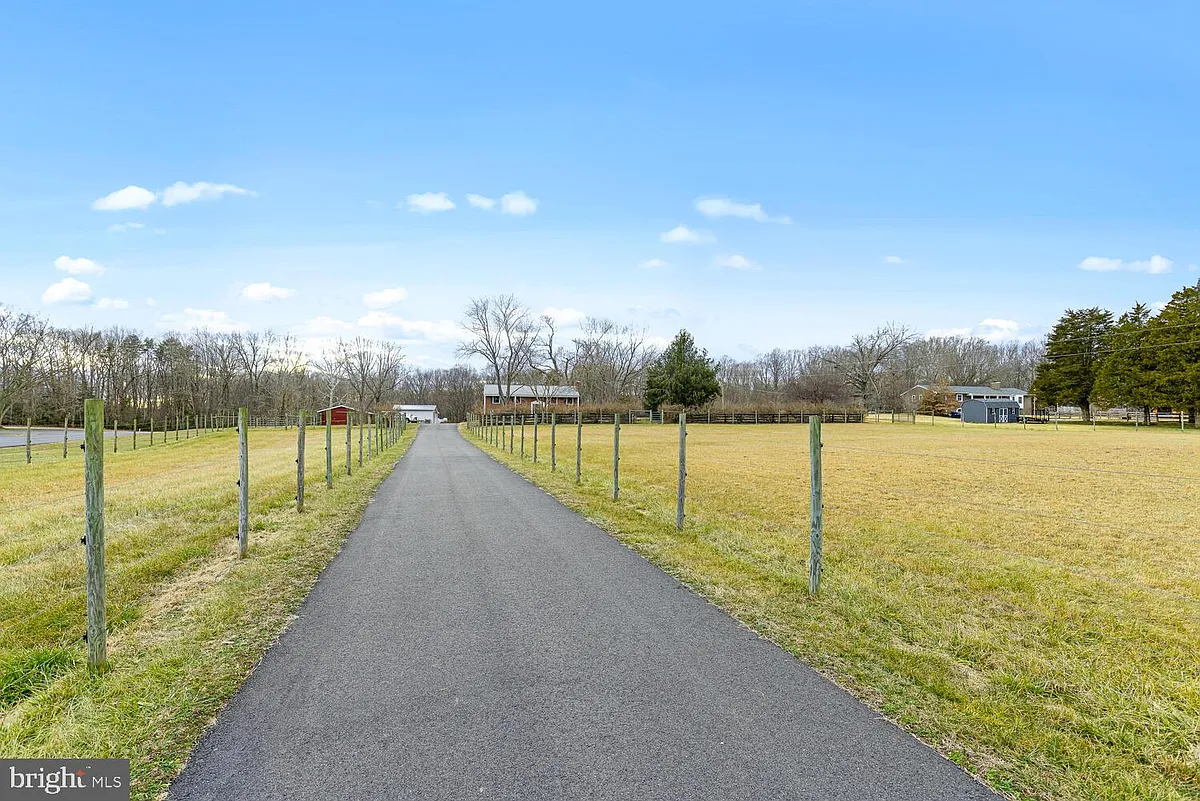 Building Photo - 1573 Garrisonville Rd