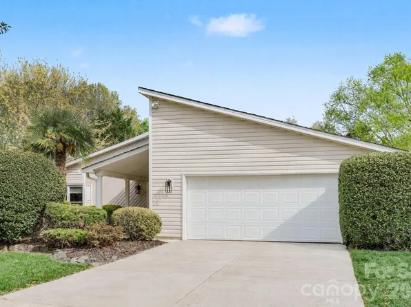 10106 Fairway Ridge Rd, Charlotte, NC 28277