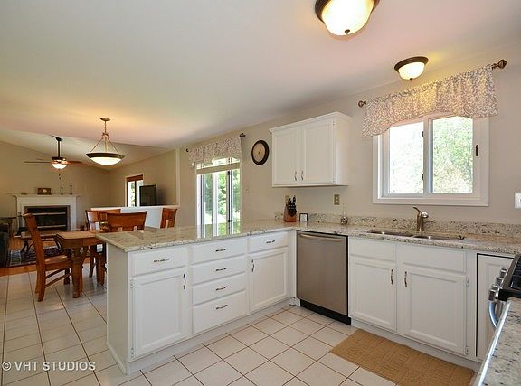 4th image of 7N167 Weybridge Dr