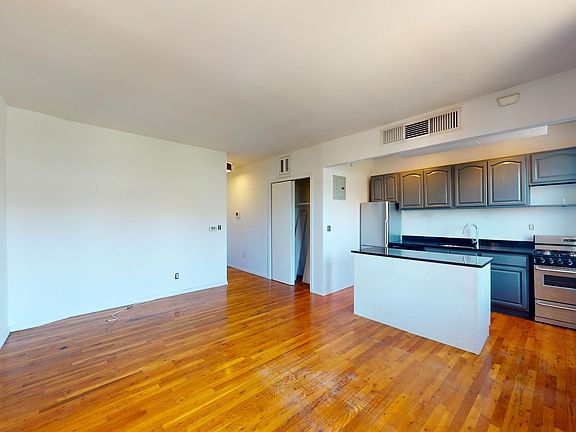 4th image of 240 Waverly Pl APT 62
