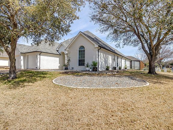 3rd image of 5529 Sierra Ridge Dr