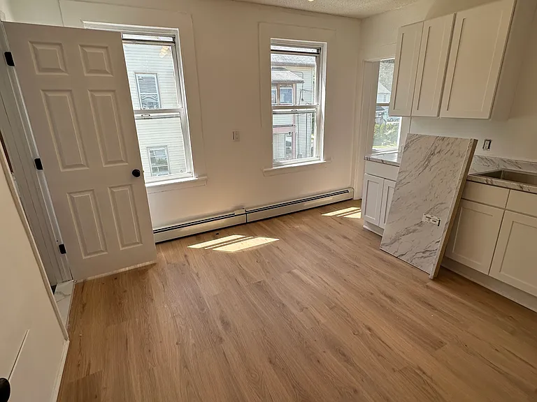14 Crown St #2W — Photo 20