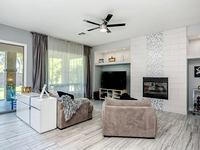 1230 E Canary Dr — Photo 13