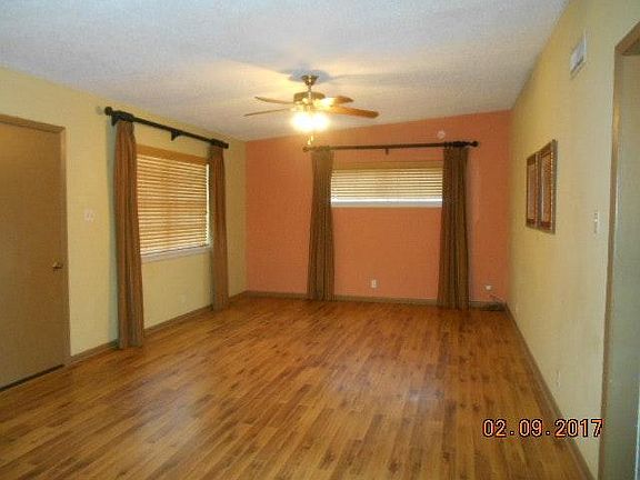 3rd image of 1020 Ellen Ave